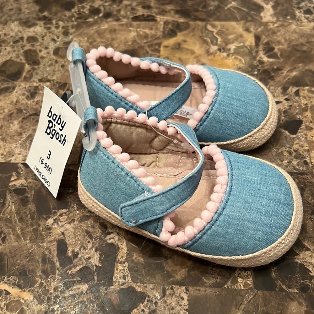 NWT. Baby Oshgosh size 3